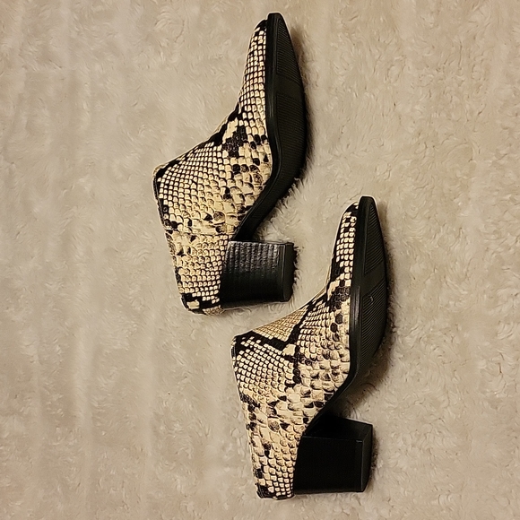 Call It Spring Python print mules - Picture 4 of 11